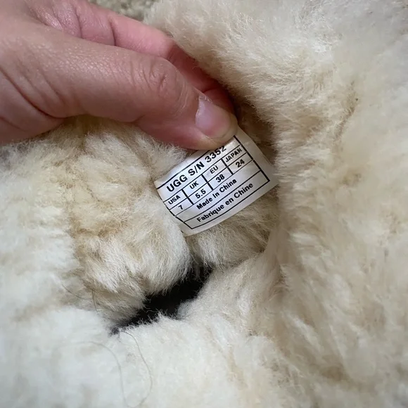 UGGs with Button Detail - Picture 2 of 5